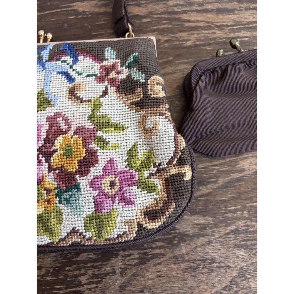 Vintage Floral Needlepoint Tapestry Handbag KISS Lock Purse W/coin Purse Talon
